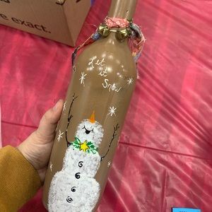 Snowman wine bottle decor